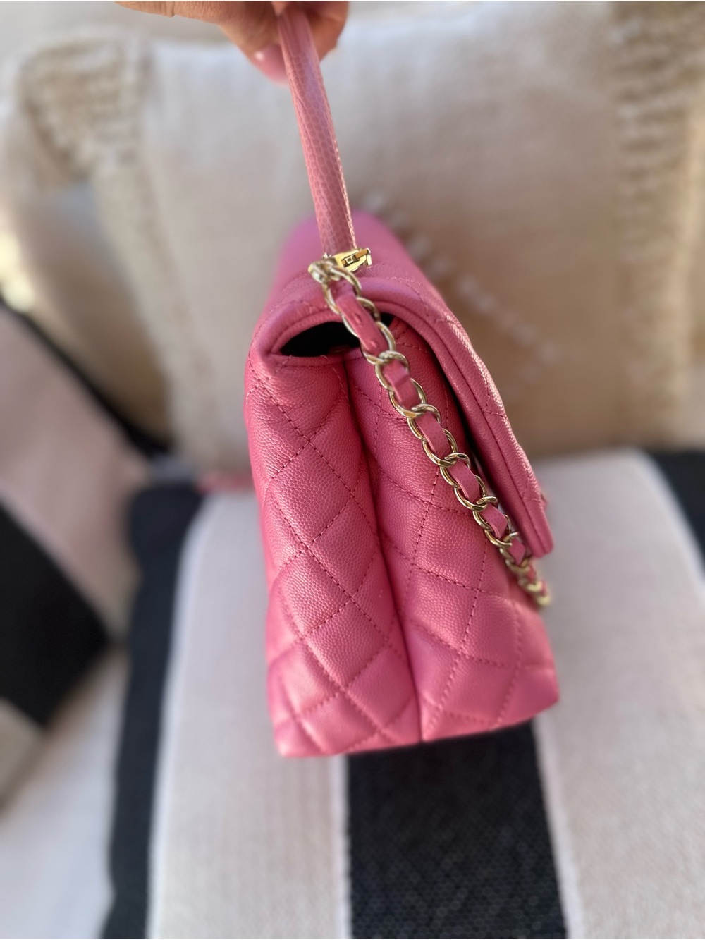 🩷🔥🔥🩷COCO HANDLE STUNNING PINK CHANEL 22P🩷🔥🔥🩷 - Picture 5 of 16